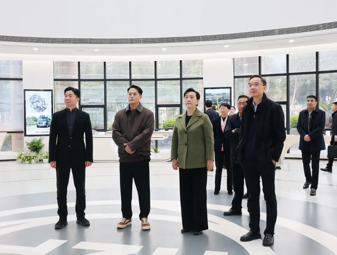 Ванг Венксу, председник општинског комитета Хангџоу Кинеске народне политичке консултативне конференције (ЦППЦЦ), истражује Зхаофенг Цо., Лтд.