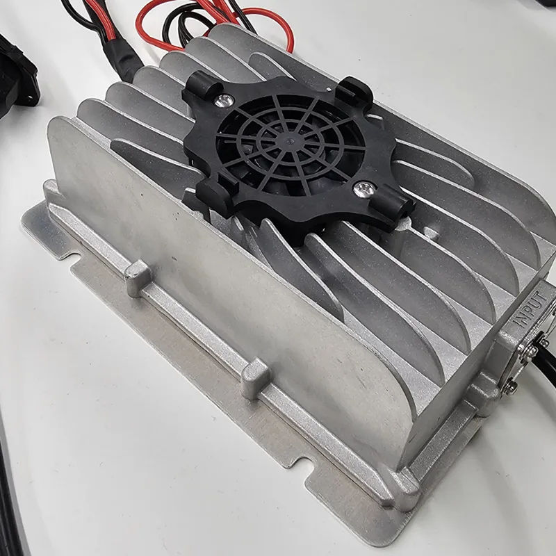 Ексклузивни брзи пуњач за голф колица велике снаге од 600 В